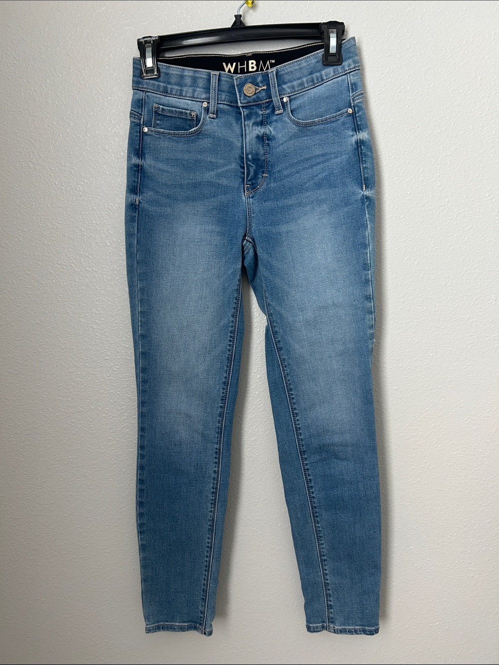 Beautiful WHBM Skinny Crop Jeans